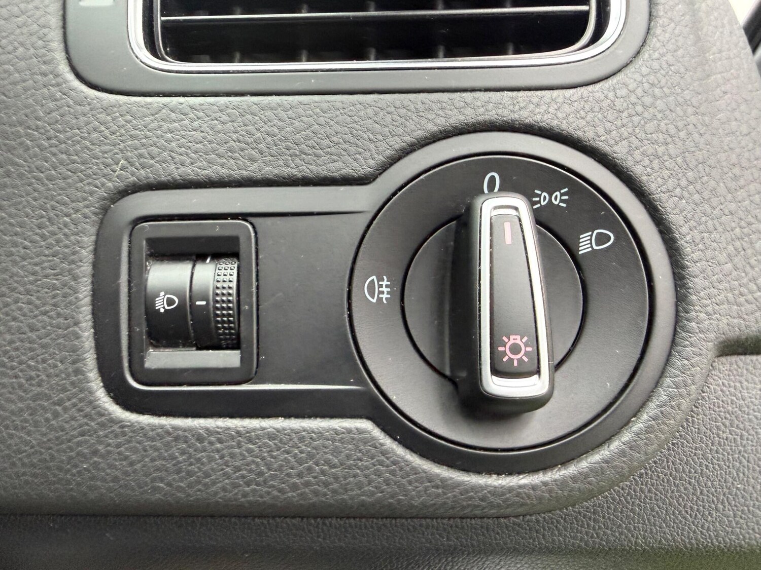 Used Volkswagen Polo 2015 for sale - 77564658: Photo 39