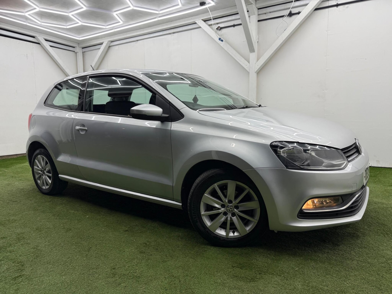 Used Volkswagen Polo 2015 for sale - 77564658: Photo 4