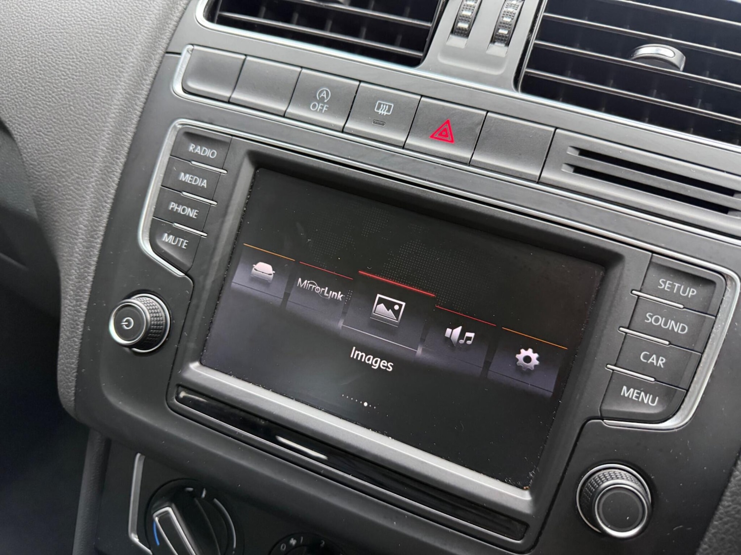 Used Volkswagen Polo 2015 for sale - 77564658: Photo 43