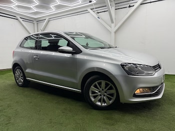 Used Volkswagen Polo 2015 for sale - 77564658: Photo