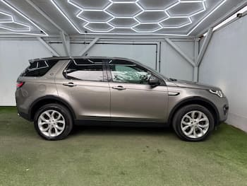 Used Land Rover Discovery Sport 2017 for sale - 79751323: Photo