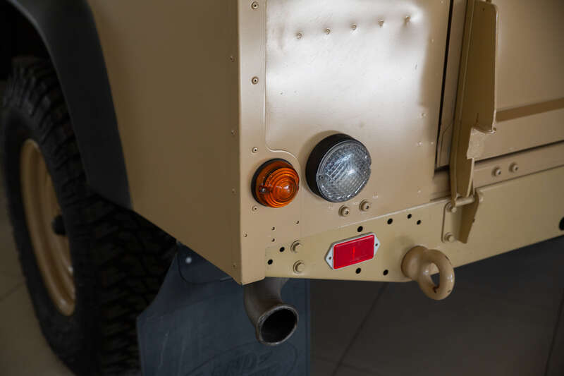 Used Land Rover Defender 110 2015 for sale - 76175960: Photo 13