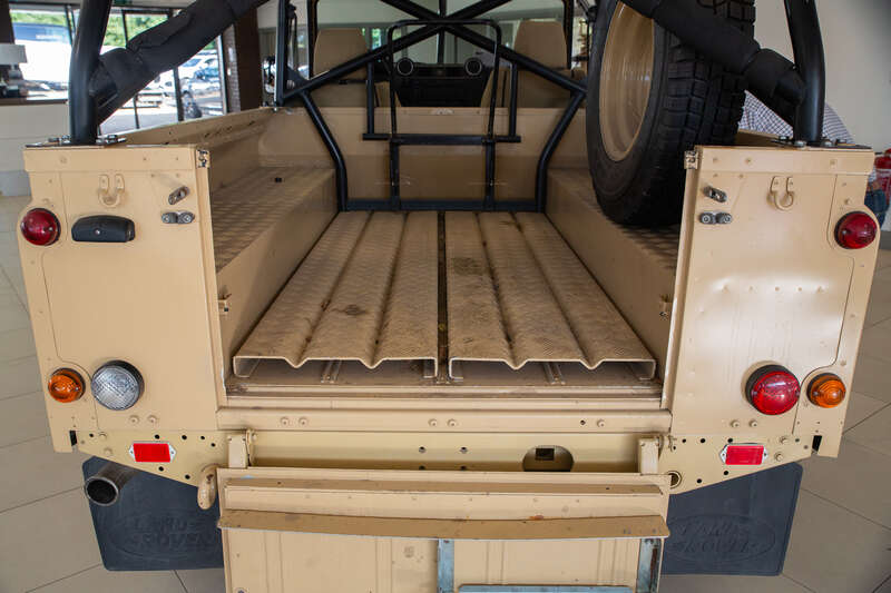 Used Land Rover Defender 110 2015 for sale - 76175960: Photo 18