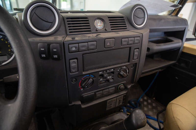 Used Land Rover Defender 110 2015 for sale - 76175960: Photo 25