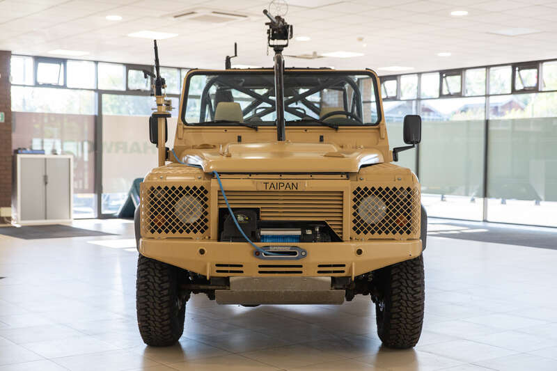 Used Land Rover Defender 110 2015 for sale - 76175960: Photo 6