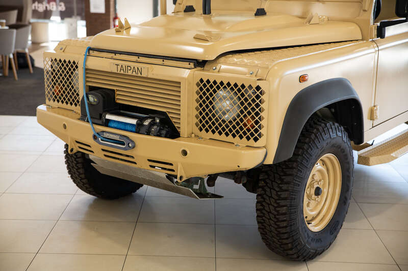 Used Land Rover Defender 110 2015 for sale - 76175960: Photo 8