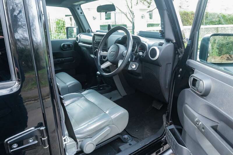 Used Jeep Wrangler for sale - 77940944: Photo 2