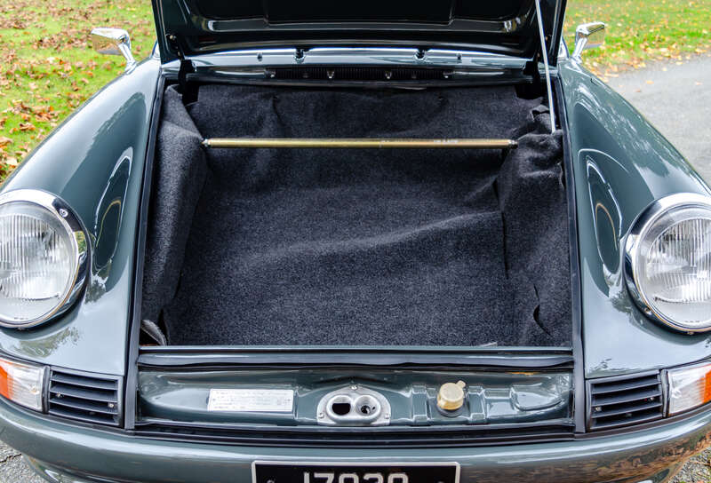 Used Porsche 911 for sale - 76350342: Photo 9