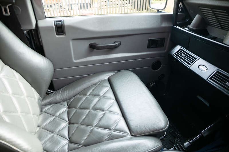 Used Land Rover Defender 90 1998 for sale - 78102180: Photo 16