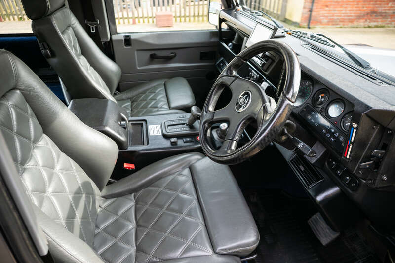 Used Land Rover Defender 90 1998 for sale - 78102180: Photo 2