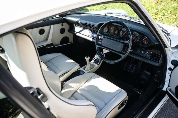 Used Porsche 911 for sale - 76153939: Photo 2