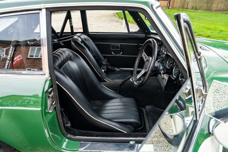 Used MG MGB GT 1968 for sale - 77794465: Photo 2