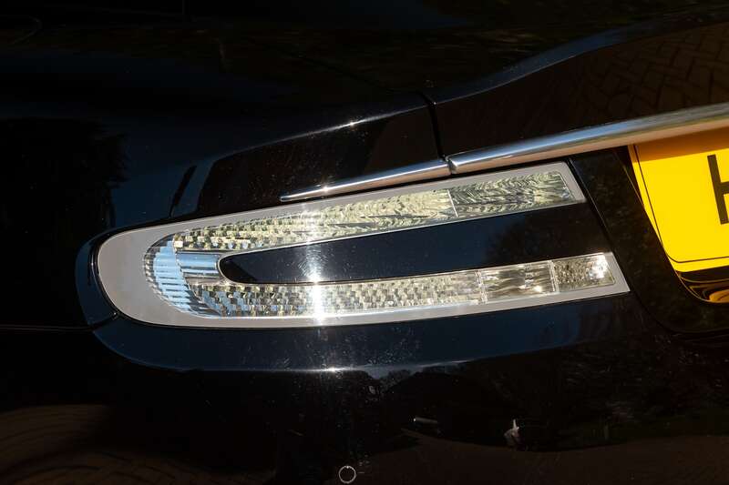 Used Aston Martin DBS 2010 for sale - 76473944: Photo 17