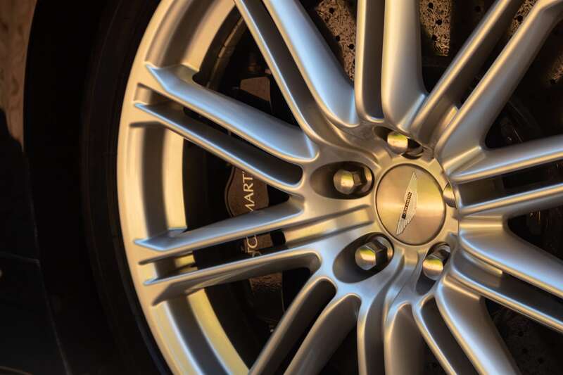 Used Aston Martin DBS 2010 for sale - 76473944: Photo 25