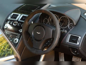 Used Aston Martin DBS 2010 for sale - 76473944: Photo