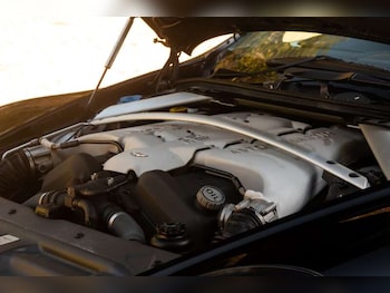 Used Aston Martin DBS 2010 for sale - 76473944: Photo