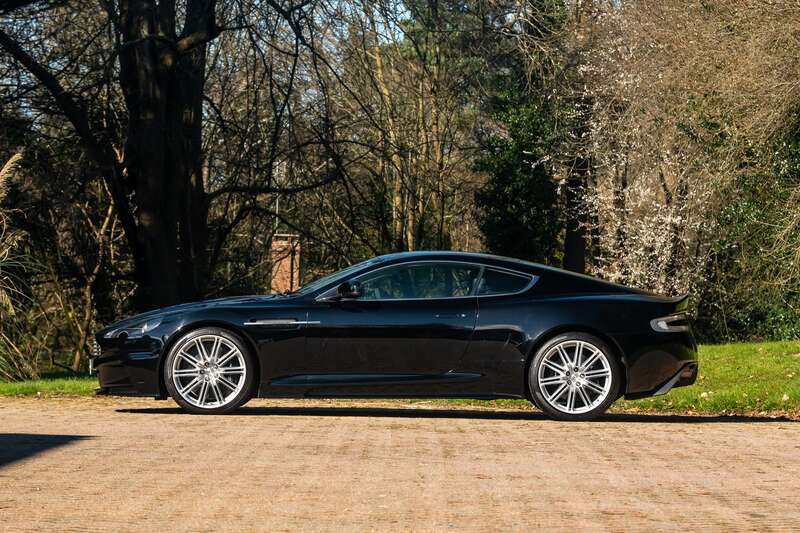 Used Aston Martin DBS 2010 for sale - 76473944: Photo 5