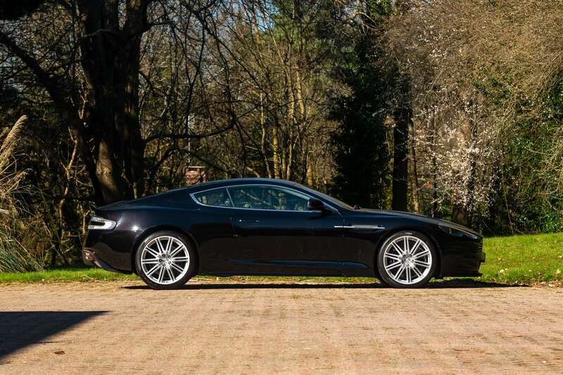 Used Aston Martin DBS 2010 for sale - 76473944: Photo 7
