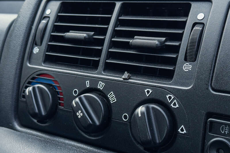 Used Ford Escort 1995 for sale - 77230750: Photo 18