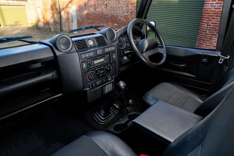 Used Land Rover Defender 2008 for sale - 77292122: Photo 2
