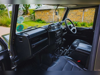 Used Land Rover Defender 110 2013 for sale - 75783028: Photo