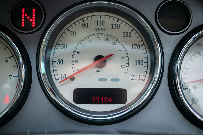 Used Aston Martin Vanquish 2003 for sale - 76318415: Photo 12