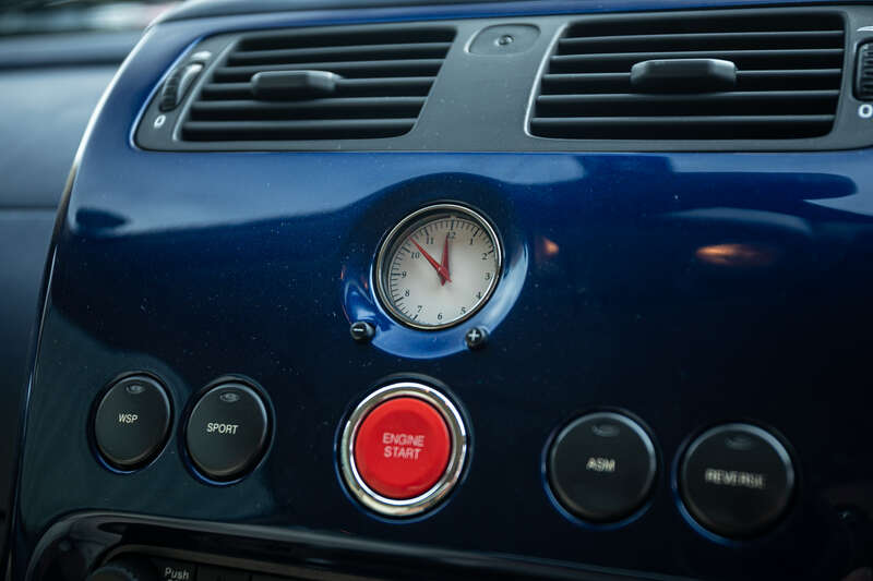 Used Aston Martin Vanquish 2003 for sale - 76318415: Photo 13