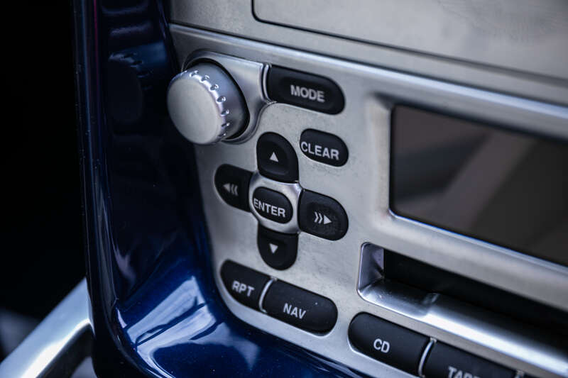 Used Aston Martin Vanquish 2003 for sale - 76318415: Photo 21