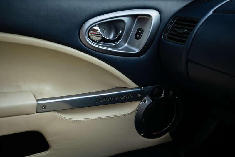 Used Aston Martin Vanquish 2003 for sale - 76318415: Photo 23