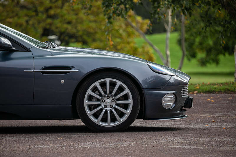 Used Aston Martin Vanquish 2002 for sale - 76315582: Photo 11