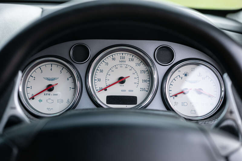 Used Aston Martin Vanquish 2002 for sale - 76315582: Photo 23