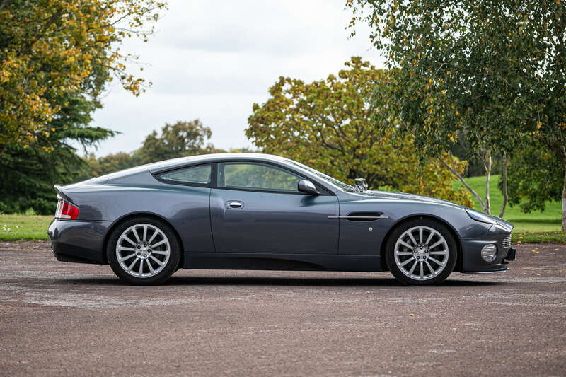 Used Aston Martin Vanquish 2002 for sale - 76315582: Photo 5