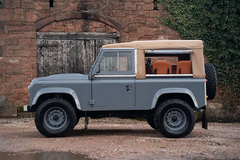 Used Land Rover Defender 90 1997 for sale - 77321156: Photo 16