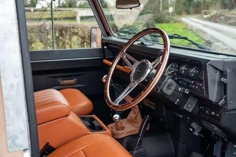 Used Land Rover Defender 90 1997 for sale - 77321156: Photo 2