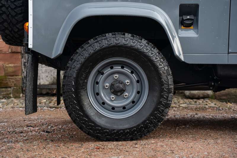 Used Land Rover Defender 90 1997 for sale - 77321156: Photo 20