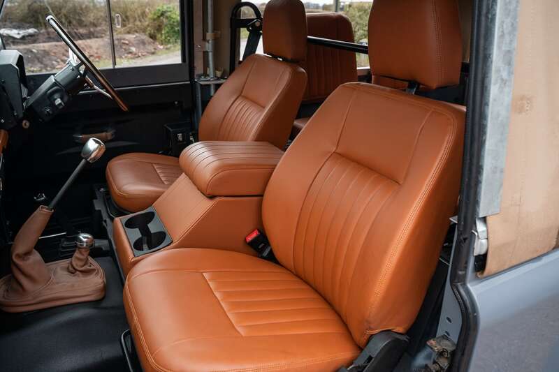 Used Land Rover Defender 90 1997 for sale - 77321156: Photo 24