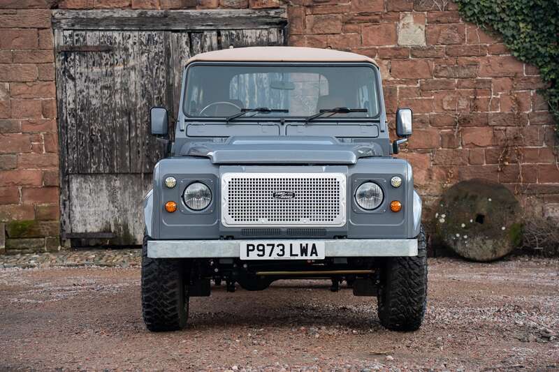 Used Land Rover Defender 90 1997 for sale - 77321156: Photo 6