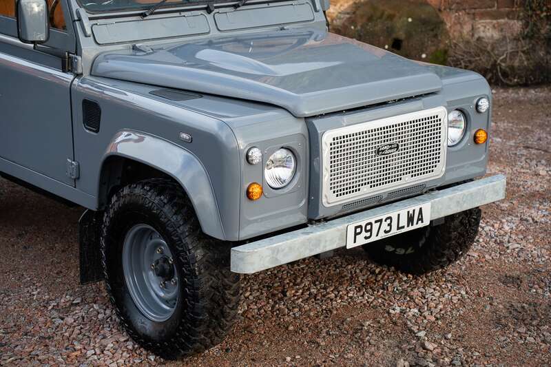 Used Land Rover Defender 90 1997 for sale - 77321156: Photo 8