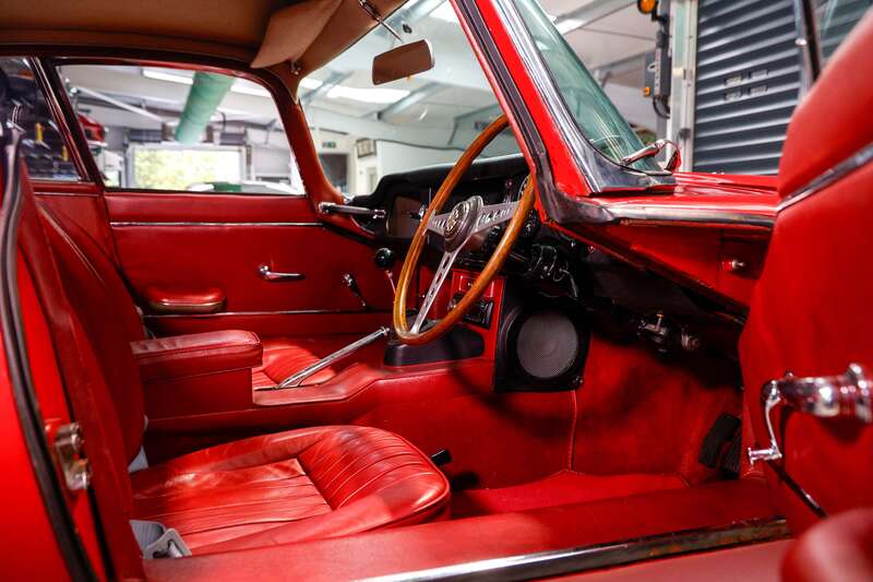 Used Jaguar E-Type 1968 for sale - 76350320: Photo 2