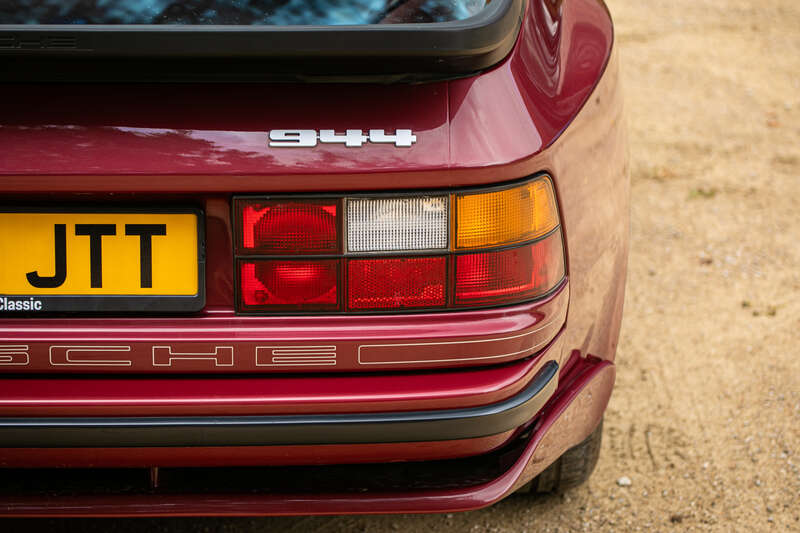 Used Porsche 944 for sale - 76315580: Photo 14