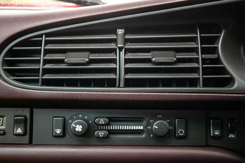 Used Porsche 944 for sale - 76315580: Photo 24