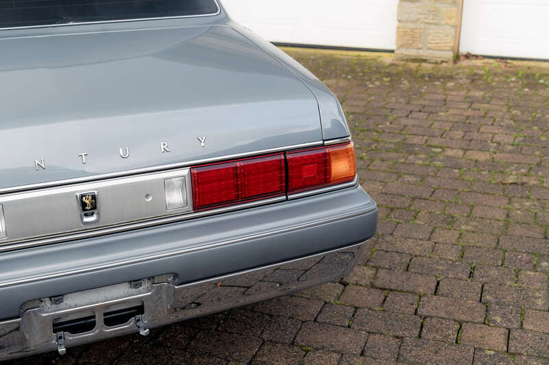 Used Toyota Century for sale - 77626347: Photo 18