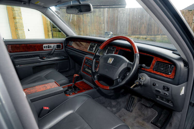 Used Toyota Century for sale - 77626347: Photo 2