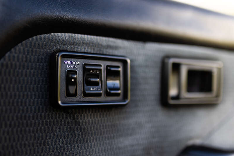 Used Toyota Corolla 2010 for sale - 76350325: Photo 23