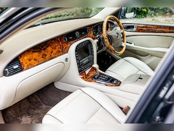 Used Daimler Super Eight 2008 for sale - 75950487: Photo