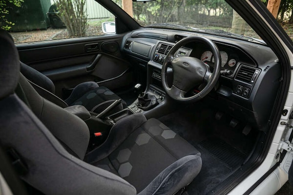 Used Ford Escort 1997 for sale - 76202061: Photo 2
