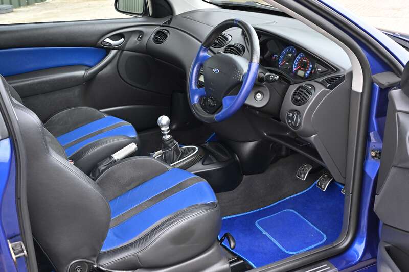 Used Ford Focus 2003 for sale - 76359053: Photo 2