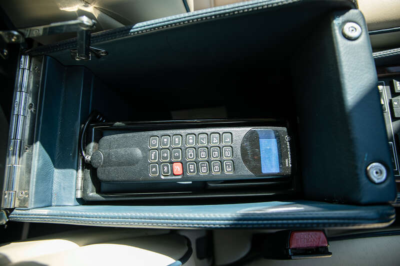 Used Bentley Azure 1996 for sale - 78073570: Photo 23