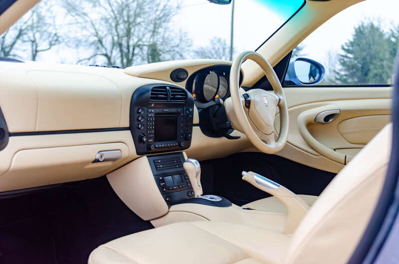 Used Porsche 911 2004 for sale - 77456658: Photo 8