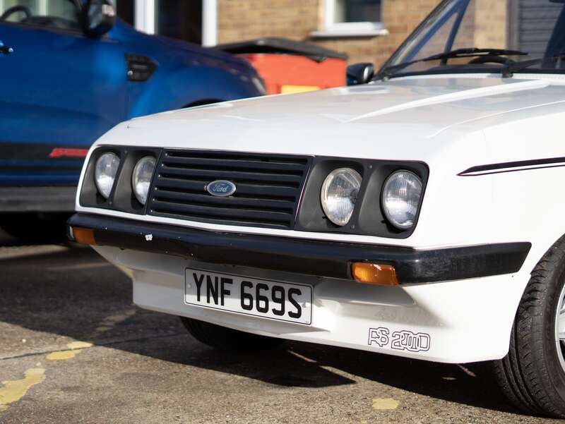 Used Ford Escort 2015 for sale - 76802501: Photo 16